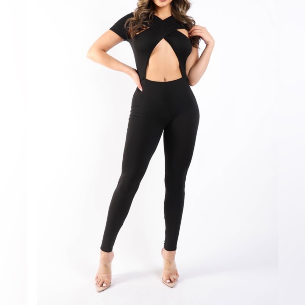 Black Crossed Front Detailed Jumpsuit